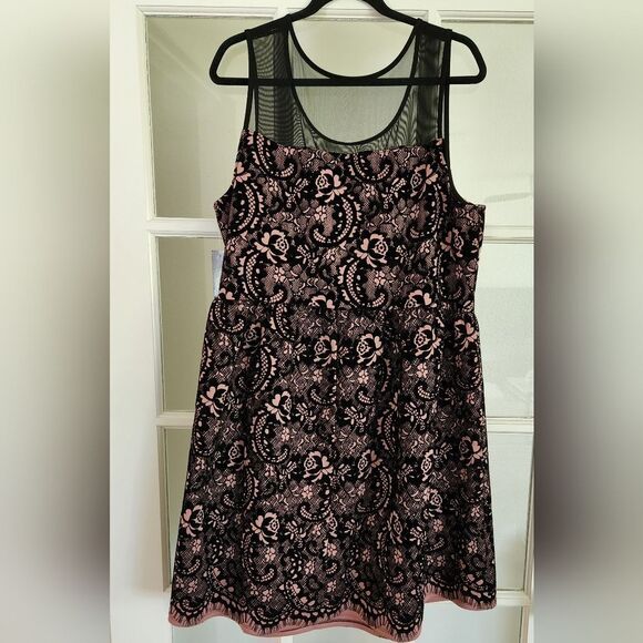 Black Velvet and Pink Dress -New! - Picture 2 of 12